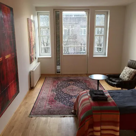 Apartman Huge Loft In Heart Of